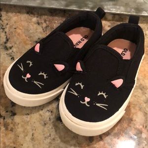 Toddler size 5 cat Old Navy shoes